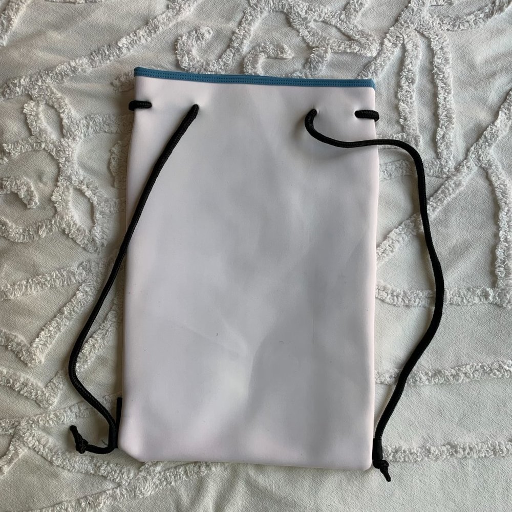 Triangl Drawstring Swim Bag (OS) Beach / Travel - Picture 2 of 3